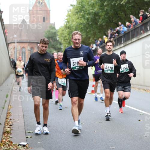 05.10.2025 - 20. swb-Marathon Bremen Michael Strokosch http://msf.ph/oto/9222616 05.10.2025 13:01:31 Laufen 3648, 61, 6278, 2450 meine-sportfotos.de