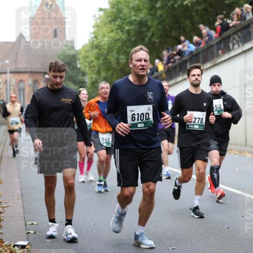 05.10.2025 - 20. swb-Marathon Bremen Michael Strokosch http://msf.ph/oto/9222618 05.10.2025 13:01:32 Laufen 648, 6100, 278, 50 meine-sportfotos.de