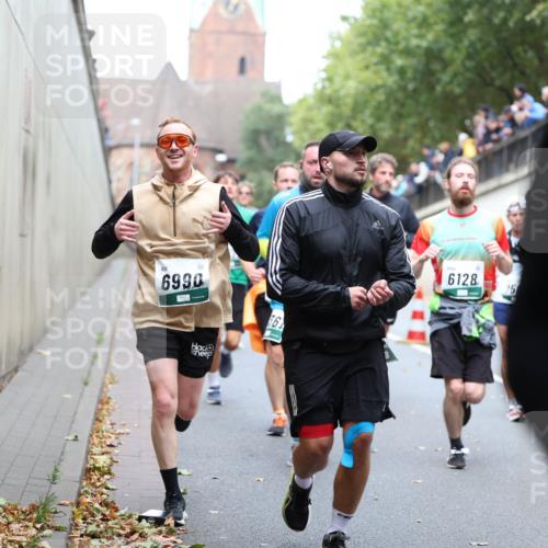 05.10.2025 - 20. swb-Marathon Bremen Michael Strokosch http://msf.ph/oto/9222622 05.10.2025 13:01:36 Laufen 6990, 56, 6128, 25 meine-sportfotos.de