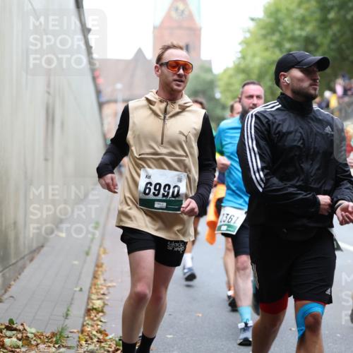 05.10.2025 - 20. swb-Marathon Bremen Michael Strokosch http://msf.ph/oto/9222624 05.10.2025 13:01:36 Laufen 6990, 1361, 6128 meine-sportfotos.de