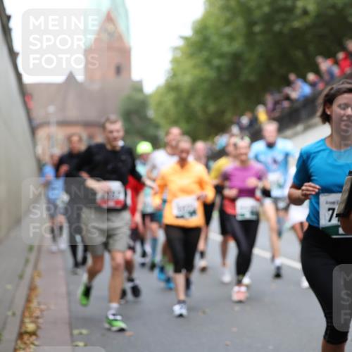 05.10.2025 - 20. swb-Marathon Bremen Michael Strokosch http://msf.ph/oto/9222647 05.10.2025 13:01:43 Laufen 7, 565 meine-sportfotos.de