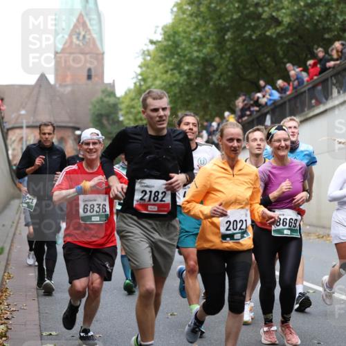 05.10.2025 - 20. swb-Marathon Bremen Michael Strokosch http://msf.ph/oto/9222648 05.10.2025 13:01:44 Laufen 921, 6836, 2182, 2021, 8669, 9098 meine-sportfotos.de