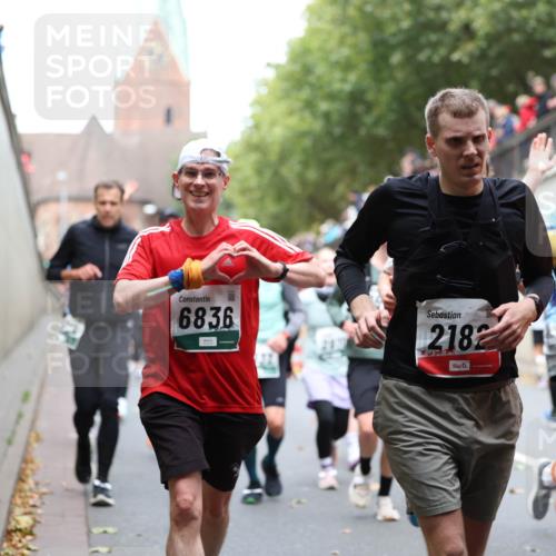 05.10.2025 - 20. swb-Marathon Bremen Michael Strokosch http://msf.ph/oto/9222652 05.10.2025 13:01:45 Laufen 6836, 2182, 20 meine-sportfotos.de