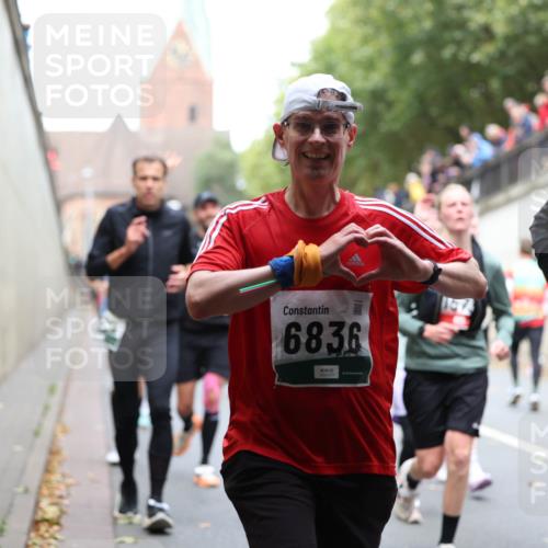 05.10.2025 - 20. swb-Marathon Bremen Michael Strokosch http://msf.ph/oto/9222654 05.10.2025 13:01:46 Laufen 6836 meine-sportfotos.de