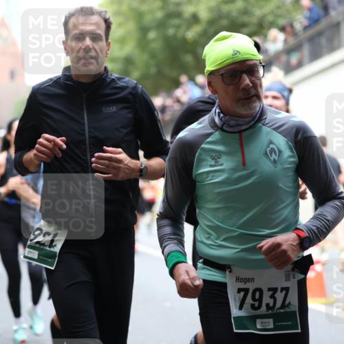05.10.2025 - 20. swb-Marathon Bremen Michael Strokosch http://msf.ph/oto/9222658 05.10.2025 13:01:48 Laufen 921, 7937 meine-sportfotos.de