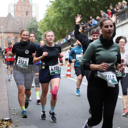 05.10.2025 - 20. swb-Marathon Bremen Michael Strokosch http://msf.ph/oto/9222668 05.10.2025 13:01:52 Laufen 3103, 4305, 888, 03 meine-sportfotos.de