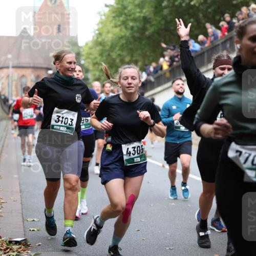 05.10.2025 - 20. swb-Marathon Bremen Michael Strokosch http://msf.ph/oto/9222669 05.10.2025 13:01:52 Laufen 3103, 96, 430, 2703 meine-sportfotos.de