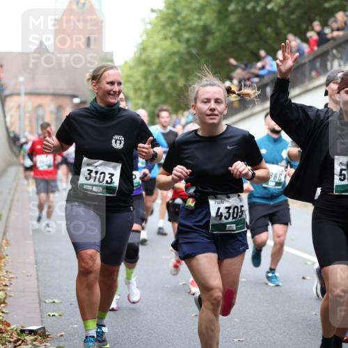 05.10.2025 - 20. swb-Marathon Bremen Michael Strokosch http://msf.ph/oto/9222670 05.10.2025 13:01:53 Laufen 3103, 4305, 986, 5, 7 meine-sportfotos.de