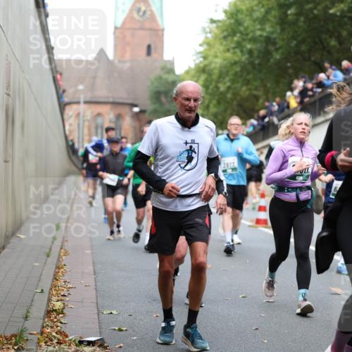 05.10.2025 - 20. swb-Marathon Bremen Michael Strokosch http://msf.ph/oto/9222694 05.10.2025 13:01:59 Laufen 2917 meine-sportfotos.de