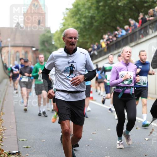 05.10.2025 - 20. swb-Marathon Bremen Michael Strokosch http://msf.ph/oto/9222697 05.10.2025 13:02:00 Laufen  meine-sportfotos.de