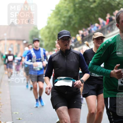 05.10.2025 - 20. swb-Marathon Bremen Michael Strokosch http://msf.ph/oto/9222707 05.10.2025 13:02:04 Laufen 3496 meine-sportfotos.de
