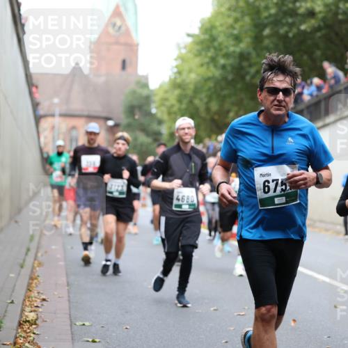 05.10.2025 - 20. swb-Marathon Bremen Michael Strokosch http://msf.ph/oto/9222720 05.10.2025 13:02:07 Laufen 4680, 675, 6, 4236 meine-sportfotos.de