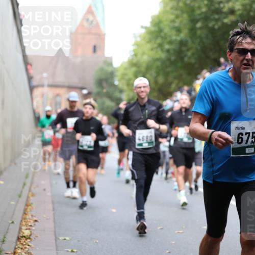 05.10.2025 - 20. swb-Marathon Bremen Michael Strokosch http://msf.ph/oto/9222721 05.10.2025 13:02:07 Laufen 4680, 6751, 423 meine-sportfotos.de
