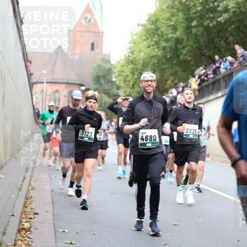 05.10.2025 - 20. swb-Marathon Bremen Michael Strokosch http://msf.ph/oto/9222722 05.10.2025 13:02:08 Laufen 3123, 4680, 2335, 675 meine-sportfotos.de