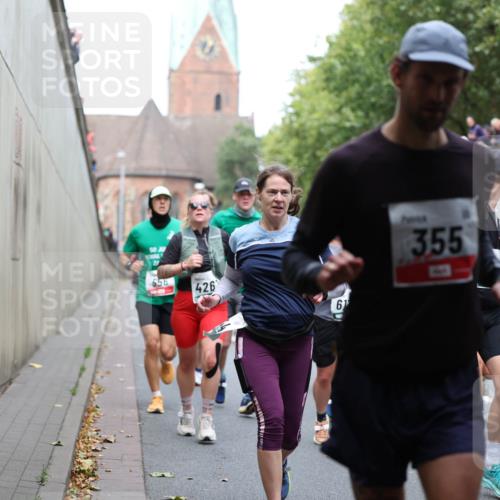 05.10.2025 - 20. swb-Marathon Bremen Michael Strokosch http://msf.ph/oto/9222735 05.10.2025 13:02:11 Laufen 656, 426, 61, 355 meine-sportfotos.de