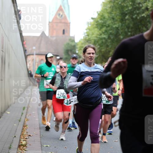 05.10.2025 - 20. swb-Marathon Bremen Michael Strokosch http://msf.ph/oto/9222736 05.10.2025 13:02:11 Laufen 4262, 1, 355 meine-sportfotos.de