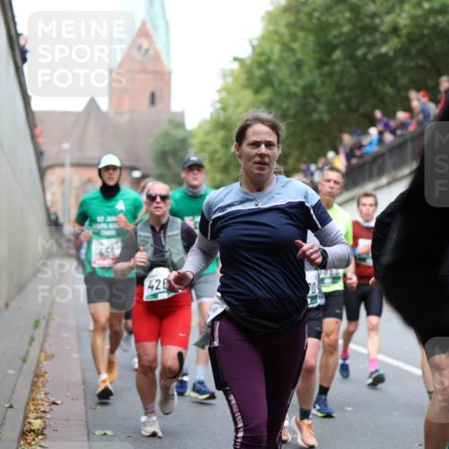 05.10.2025 - 20. swb-Marathon Bremen Michael Strokosch http://msf.ph/oto/9222737 05.10.2025 13:02:12 Laufen 428, 73 meine-sportfotos.de
