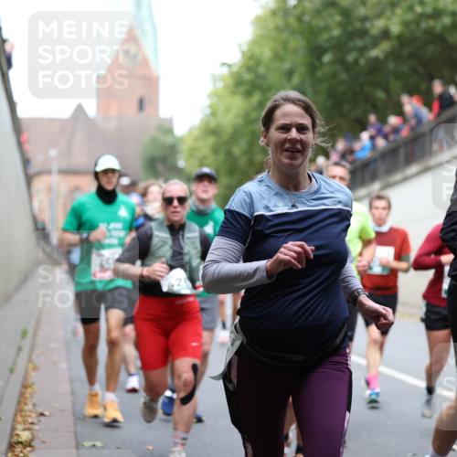 05.10.2025 - 20. swb-Marathon Bremen Michael Strokosch http://msf.ph/oto/9222738 05.10.2025 13:02:12 Laufen 738 meine-sportfotos.de