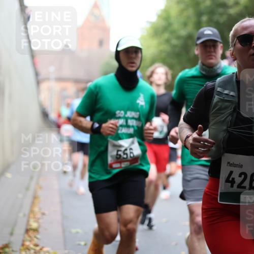 05.10.2025 - 20. swb-Marathon Bremen Michael Strokosch http://msf.ph/oto/9222743 05.10.2025 13:02:14 Laufen 566, 4262 meine-sportfotos.de