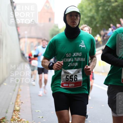 05.10.2025 - 20. swb-Marathon Bremen Michael Strokosch http://msf.ph/oto/9222745 05.10.2025 13:02:14 Laufen 556, 00563 meine-sportfotos.de