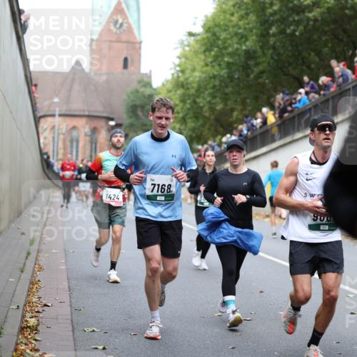 05.10.2025 - 20. swb-Marathon Bremen Michael Strokosch http://msf.ph/oto/9222749 05.10.2025 13:02:16 Laufen 1424, 7168, 900 meine-sportfotos.de