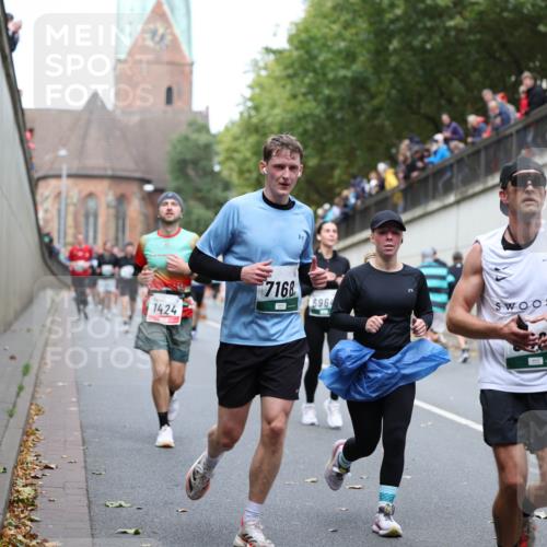 05.10.2025 - 20. swb-Marathon Bremen Michael Strokosch http://msf.ph/oto/9222751 05.10.2025 13:02:16 Laufen 1424, 7168, 696 meine-sportfotos.de