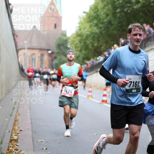 05.10.2025 - 20. swb-Marathon Bremen Michael Strokosch http://msf.ph/oto/9222753 05.10.2025 13:02:17 Laufen 1424, 7168 meine-sportfotos.de