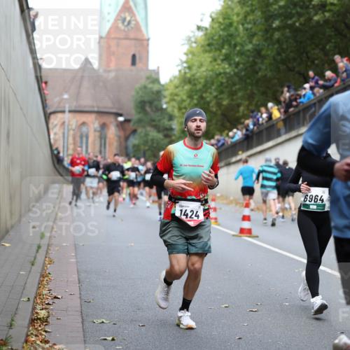 05.10.2025 - 20. swb-Marathon Bremen Michael Strokosch http://msf.ph/oto/9222754 05.10.2025 13:02:17 Laufen 0, 20, 1424, 6964, 7168 meine-sportfotos.de