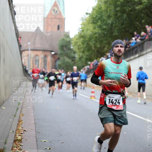 05.10.2025 - 20. swb-Marathon Bremen Michael Strokosch http://msf.ph/oto/9222758 05.10.2025 13:02:18 Laufen 20, 1424, 6964 meine-sportfotos.de