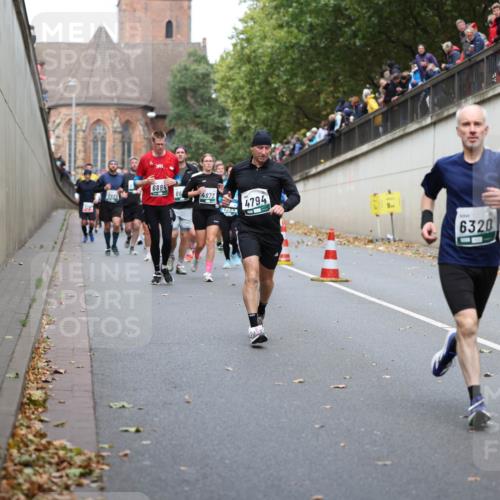 05.10.2025 - 20. swb-Marathon Bremen Michael Strokosch http://msf.ph/oto/9222761 05.10.2025 13:02:23 Laufen 6884, 86, 4972, 4794, 6320 meine-sportfotos.de