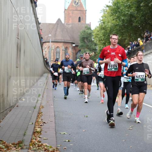 05.10.2025 - 20. swb-Marathon Bremen Michael Strokosch http://msf.ph/oto/9222772 05.10.2025 13:02:27 Laufen 2985, 8727, 872, 6884, 204, 4977, 15 meine-sportfotos.de