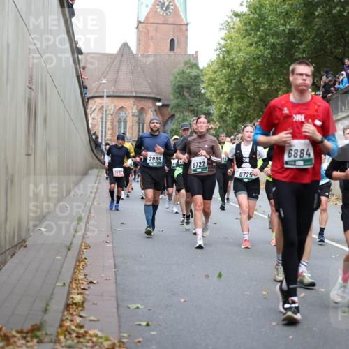 05.10.2025 - 20. swb-Marathon Bremen Michael Strokosch http://msf.ph/oto/9222774 05.10.2025 13:02:27 Laufen 2287, 2985, 8727, 8725, 6884, 4977 meine-sportfotos.de