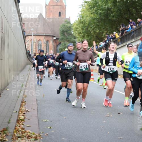 05.10.2025 - 20. swb-Marathon Bremen Michael Strokosch http://msf.ph/oto/9222779 05.10.2025 13:02:29 Laufen 378, 2985, 8727, 228, 8725, 6884 meine-sportfotos.de