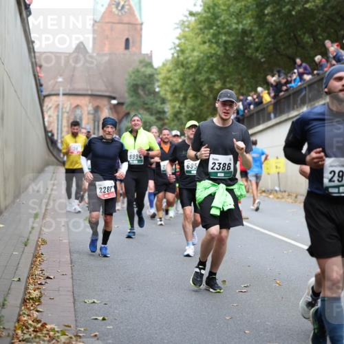 05.10.2025 - 20. swb-Marathon Bremen Michael Strokosch http://msf.ph/oto/9222789 05.10.2025 13:02:31 Laufen 534, 2287, 6994, 695, 2386, 29, 605, 872 meine-sportfotos.de