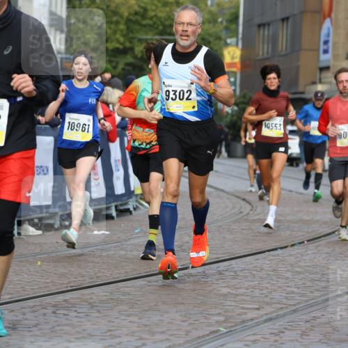 05.10.2025 - 20. swb-Marathon Bremen Strokosch-Dieckow http://msf.ph/oto/9222790 05.10.2025 10:43:04 Ziel 9006, 9302, 9558, 10474, 10553, 10961, 11476 meine-sportfotos.de