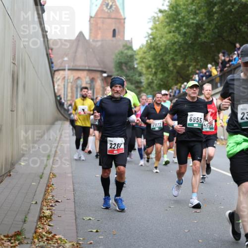 05.10.2025 - 20. swb-Marathon Bremen Michael Strokosch http://msf.ph/oto/9222793 05.10.2025 13:02:32 Laufen 2287, 2872, 6955, 45, 2386 meine-sportfotos.de