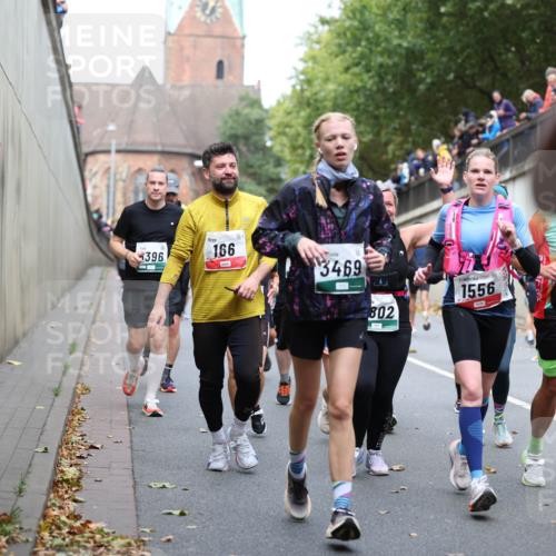 05.10.2025 - 20. swb-Marathon Bremen Michael Strokosch http://msf.ph/oto/9222806 05.10.2025 13:02:36 Laufen 396, 166, 3469, 802, 1556, 2877 meine-sportfotos.de