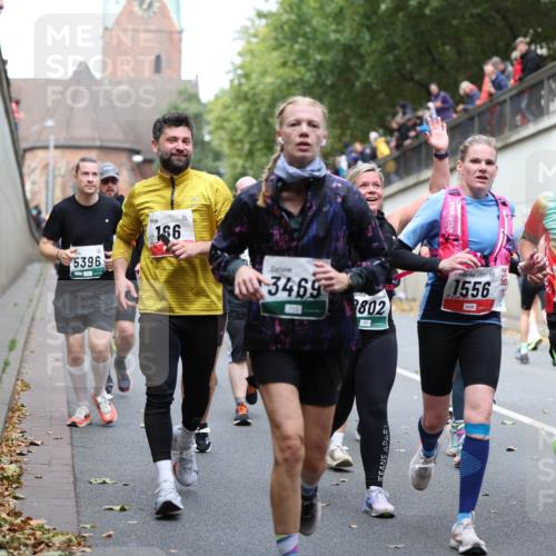 05.10.2025 - 20. swb-Marathon Bremen Michael Strokosch http://msf.ph/oto/9222809 05.10.2025 13:02:36 Laufen 5396, 166, 3469, 802, 1556, 1556 meine-sportfotos.de