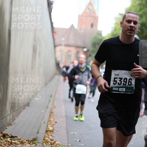 05.10.2025 - 20. swb-Marathon Bremen Michael Strokosch http://msf.ph/oto/9222816 05.10.2025 13:02:39 Laufen 5396 meine-sportfotos.de