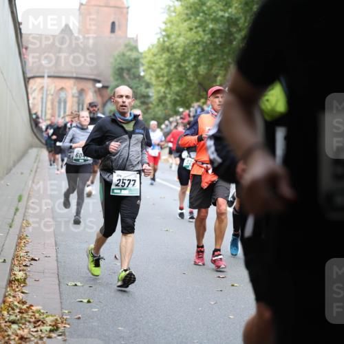 05.10.2025 - 20. swb-Marathon Bremen Michael Strokosch http://msf.ph/oto/9222817 05.10.2025 13:02:40 Laufen 60, 5396, 2577 meine-sportfotos.de
