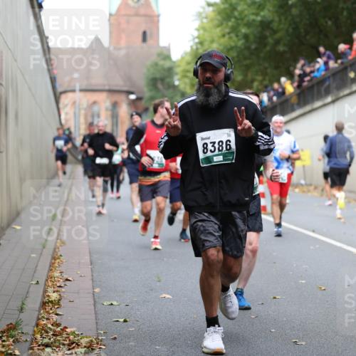 05.10.2025 - 20. swb-Marathon Bremen Michael Strokosch http://msf.ph/oto/9222829 05.10.2025 13:02:45 Laufen 8386 meine-sportfotos.de