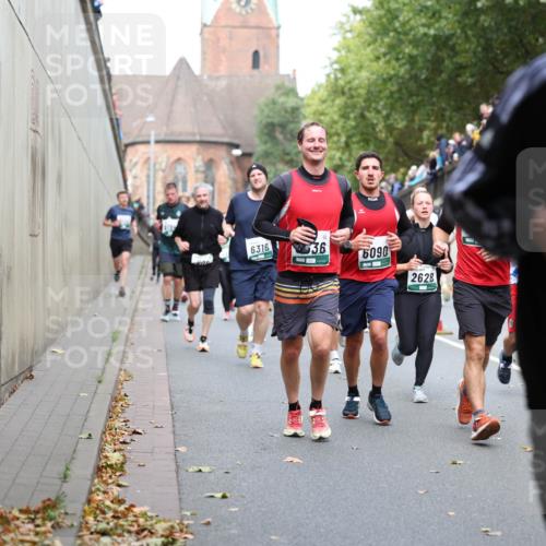 05.10.2025 - 20. swb-Marathon Bremen Michael Strokosch http://msf.ph/oto/9222832 05.10.2025 13:02:46 Laufen 6316, 36, 6090, 8386, 727, 2628 meine-sportfotos.de
