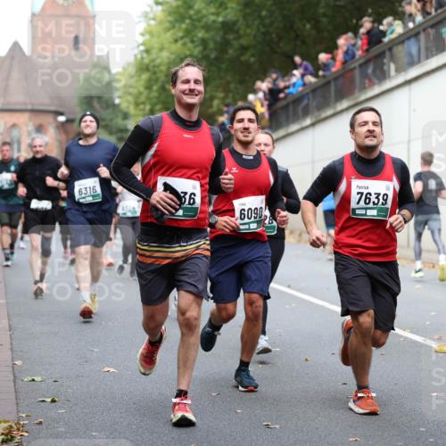 05.10.2025 - 20. swb-Marathon Bremen Michael Strokosch http://msf.ph/oto/9222836 05.10.2025 13:02:47 Laufen 6316, 36, 6090, 7639 meine-sportfotos.de