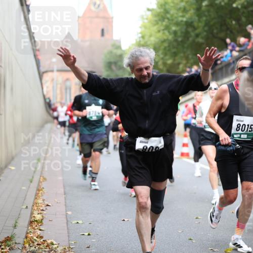 05.10.2025 - 20. swb-Marathon Bremen Michael Strokosch http://msf.ph/oto/9222850 05.10.2025 13:02:50 Laufen 28784, 800, 8015, 83, 1 meine-sportfotos.de