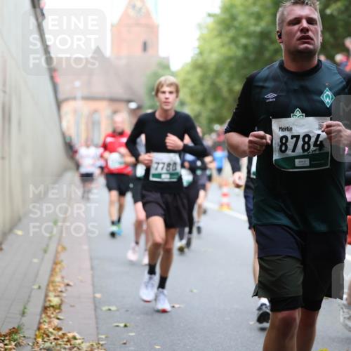 05.10.2025 - 20. swb-Marathon Bremen Michael Strokosch http://msf.ph/oto/9222862 05.10.2025 13:02:53 Laufen 7780, 8784, 4193 meine-sportfotos.de