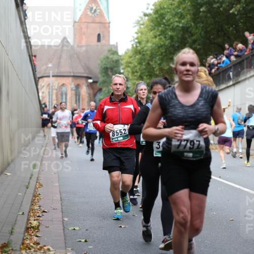 05.10.2025 - 20. swb-Marathon Bremen Michael Strokosch http://msf.ph/oto/9222869 05.10.2025 13:02:56 Laufen 8552, 37797 meine-sportfotos.de