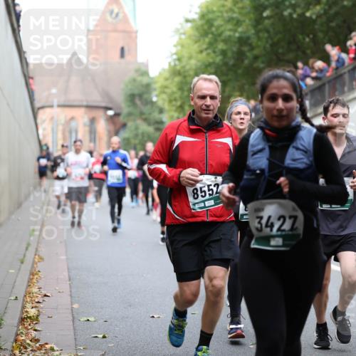 05.10.2025 - 20. swb-Marathon Bremen Michael Strokosch http://msf.ph/oto/9222874 05.10.2025 13:02:57 Laufen 8552, 3427 meine-sportfotos.de