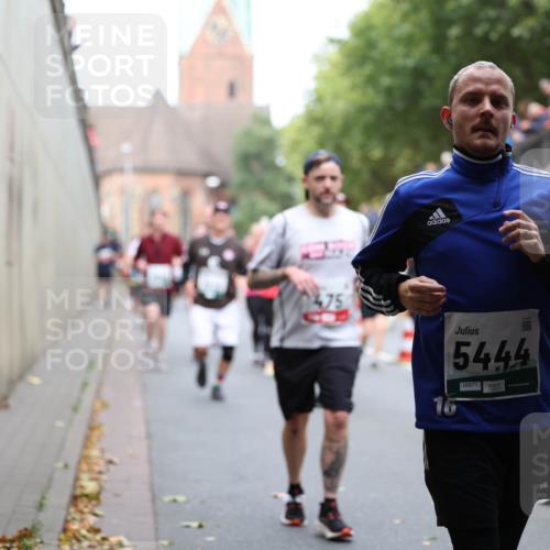05.10.2025 - 20. swb-Marathon Bremen Michael Strokosch http://msf.ph/oto/9222889 05.10.2025 13:03:02 Laufen 475, 5444, 06671 meine-sportfotos.de