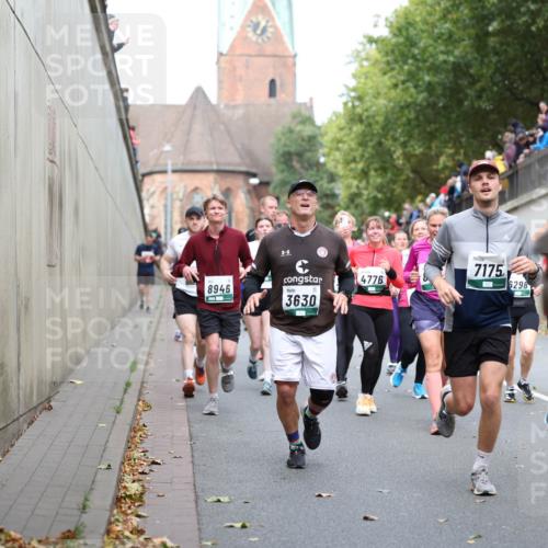 05.10.2025 - 20. swb-Marathon Bremen Michael Strokosch http://msf.ph/oto/9222895 05.10.2025 13:03:04 Laufen 8946, 3630, 4776, 7175, 6298 meine-sportfotos.de