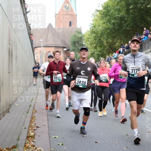 05.10.2025 - 20. swb-Marathon Bremen Michael Strokosch http://msf.ph/oto/9222896 05.10.2025 13:03:04 Laufen 8946, 3630, 4776, 2, 7175, 8, 30, 3950 meine-sportfotos.de